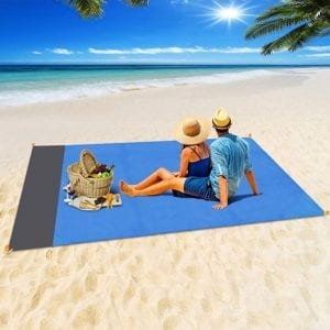 2×2.1m waterproof folding and lightweight beach mat