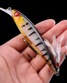 1 pcs Minnow laser fishing lure 11 cm 13 g Japanese with a feather tail. Several colors to choose from