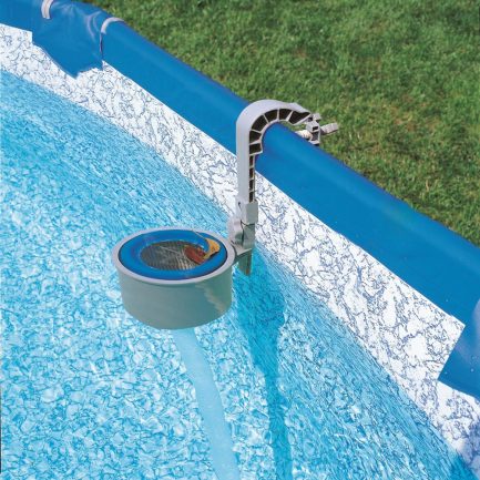 Pool surface skimmer for swimming pool