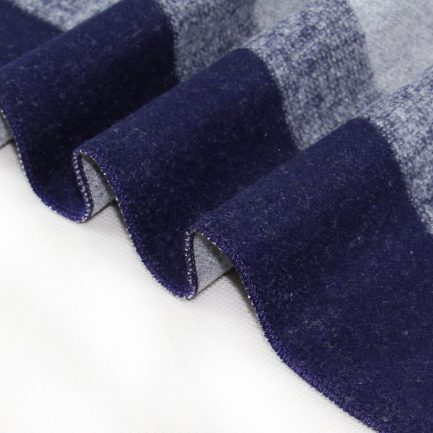 Luxurious scarf for men, checkered pattern